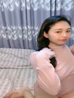 WWW.QQQ258.COM国产高清一区二区三区午夜寻花约了个大波浪妹子，洗完澡沙发舔奶调情口交，近距离拍摄床上骑乘后人猛操